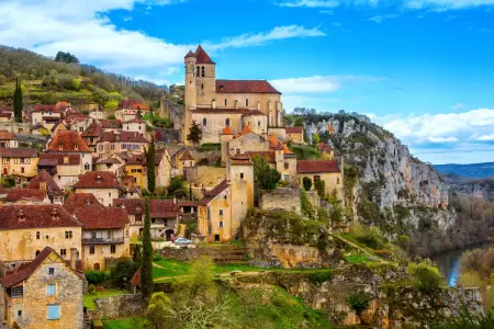 Saint-Cirq-Lapopie in February