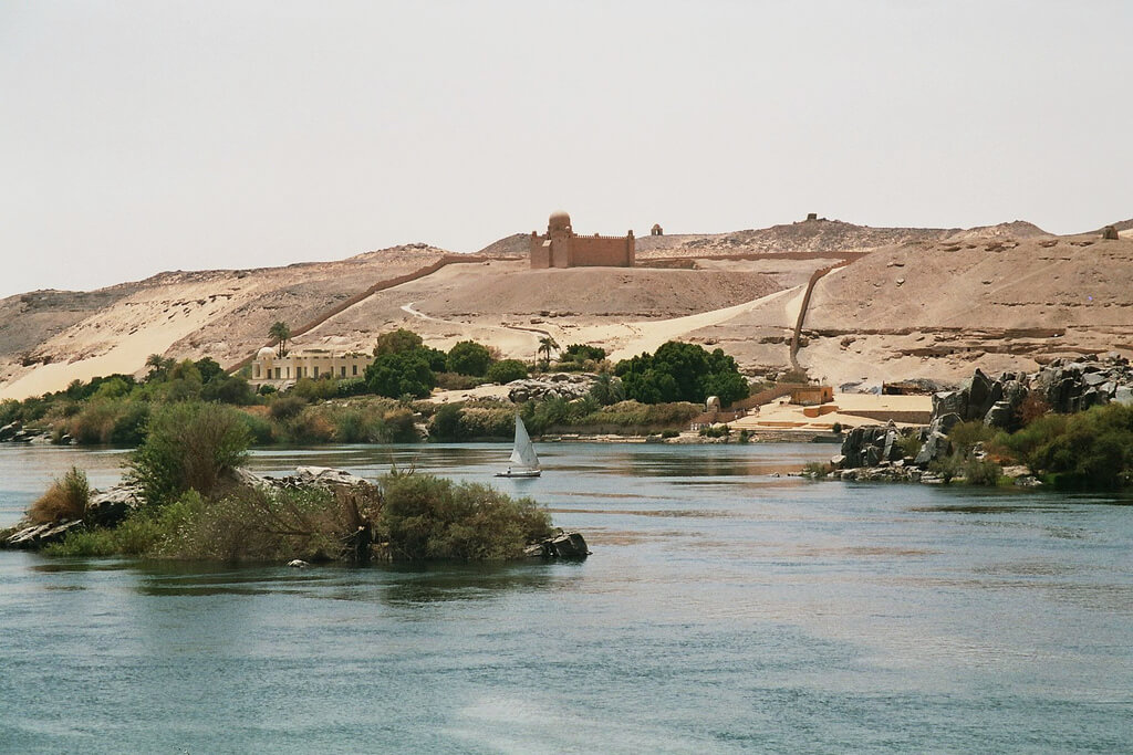 Best time to go to Aswan Weather and Climate. 3 months to avoid!