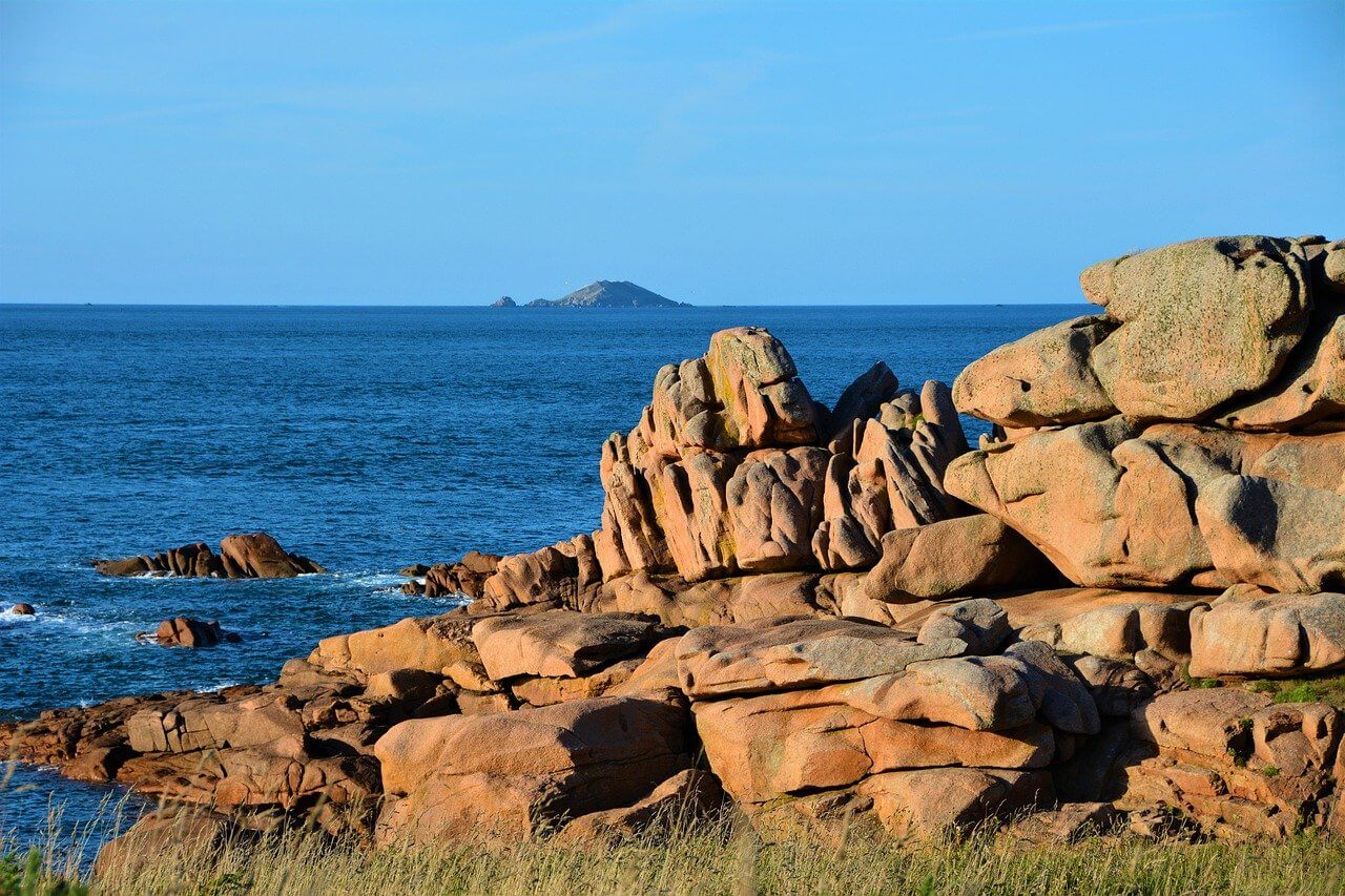 côte de granit rose (Pink Granite Coast) : 