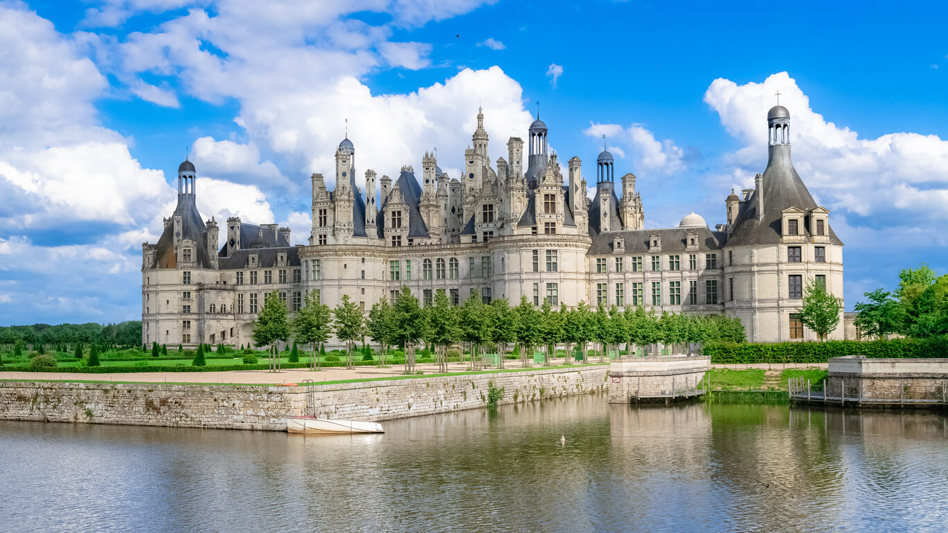 Best Time to Visit Chambord Weather and Temperatures. 5 Months to