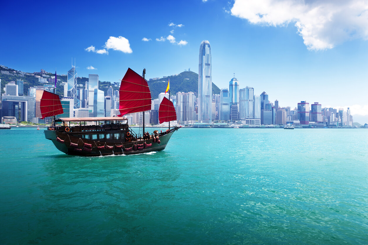 Best Times to Visit Hong Kong 2023/2024 & Typhoon Season