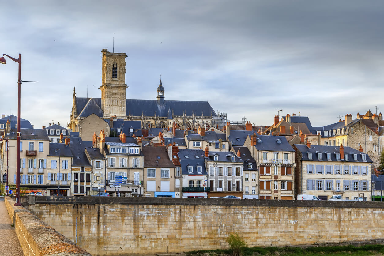 Nevers (Nièvre) : 