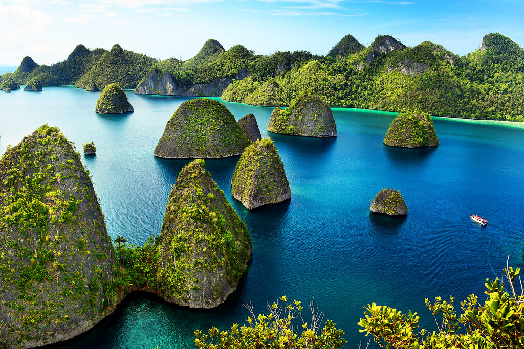 Best time to go to Raja Ampat Islands | Weather and Climate. 12 months